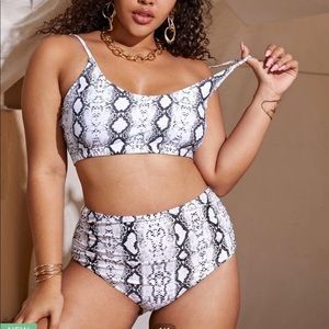 Snakeskin swimsuit. XL (plus) never worn